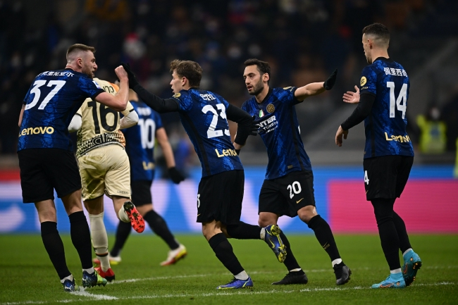 津媒：李嗣镕又帅又能打，首秀4分钟进球排名津门虎队史第一（津媒赞李嗣镕颜值实力兼具，首秀4分钟破门创津门虎队史首秀最快进球纪录）