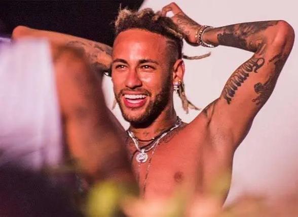 曼联中场组织乏力（曼联中场串联能力不足）