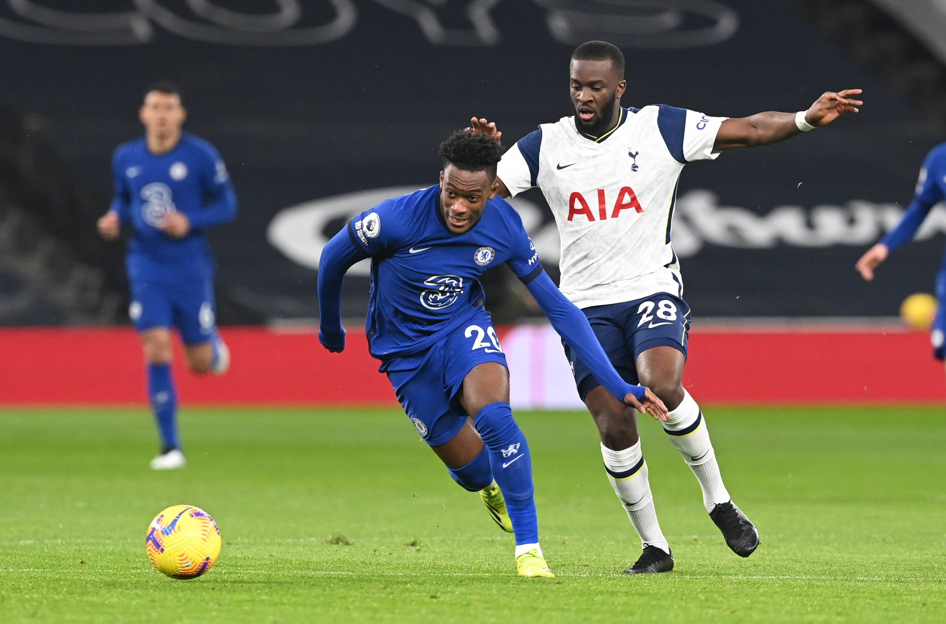 他就是球队的心脏（他是这支球队的灵魂）