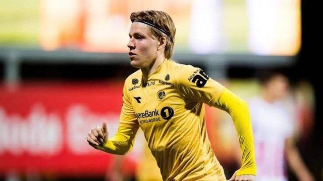 Shams：雄鹿球星字母哥因右小腿拉伤将缺席2-4周（Shams：雄鹿核心字母哥右小腿拉伤，预计缺阵2至4周）