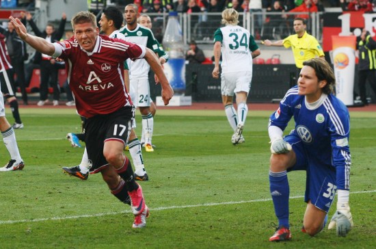 天空体育：齐尔克泽希望留在曼联，红魔也没有积极出售他（天空体育：齐尔克泽愿留曼联，红魔暂无出售意愿）