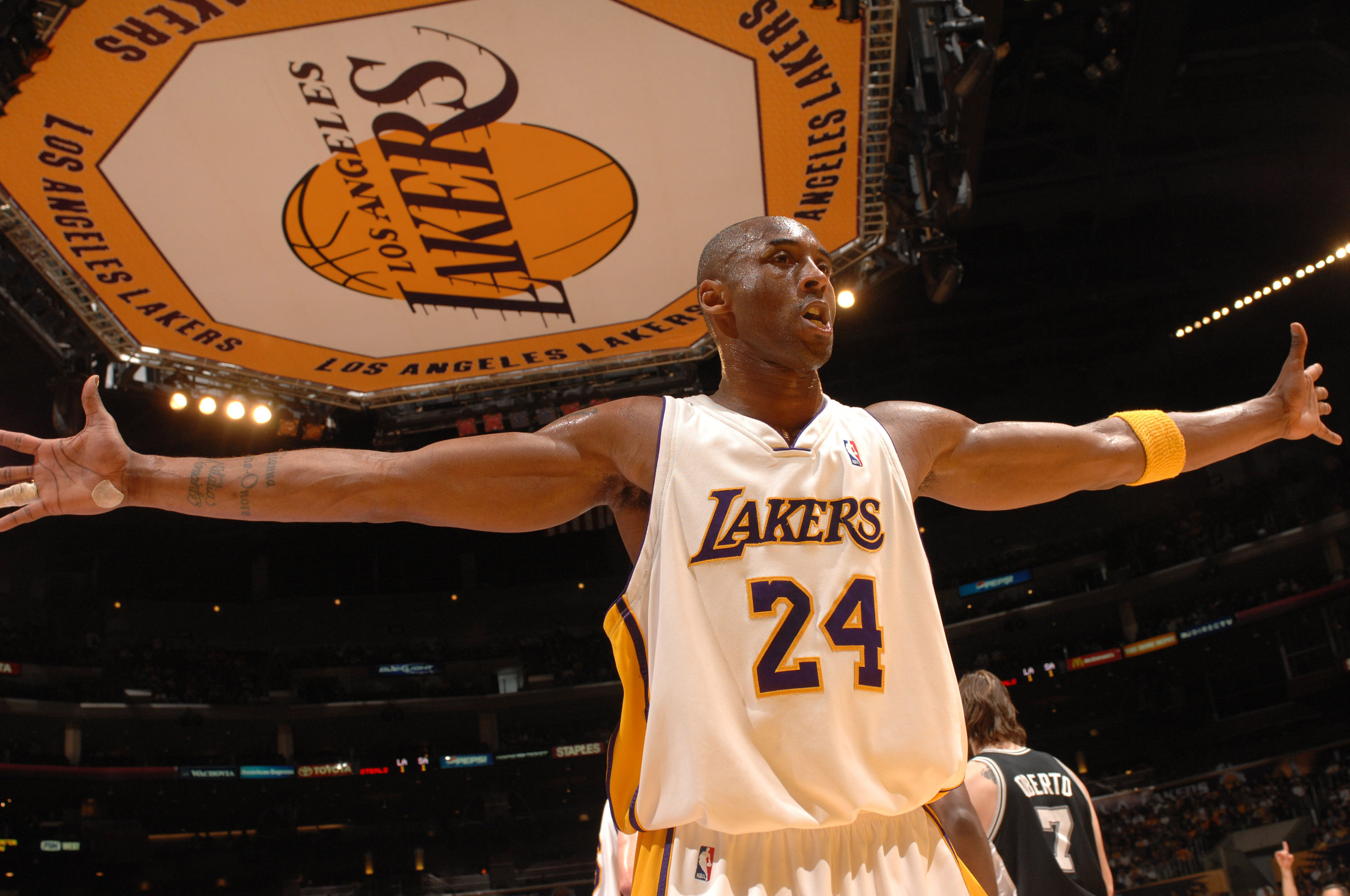 强势锁定女 强势锁定女