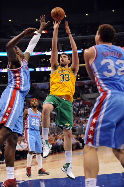 迫出售克瓦 迫出售克瓦